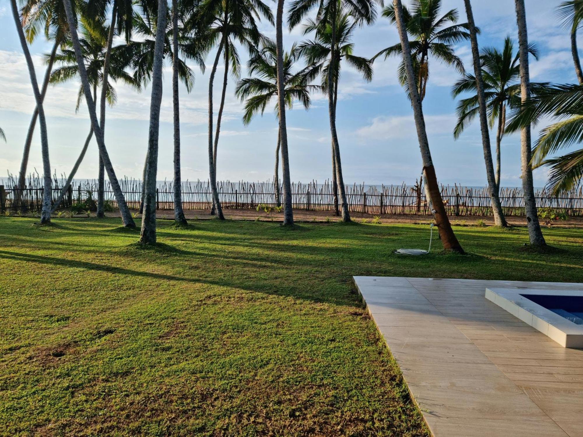 Arhimser Villa-Superb 4 Bedroom Beachfront For 8 In Ranna, Tangalle, Bb, Pool, Free Pick Up For 7 Night Stays Arriving Together, Serviced, Taxes Included Екстер'єр фото